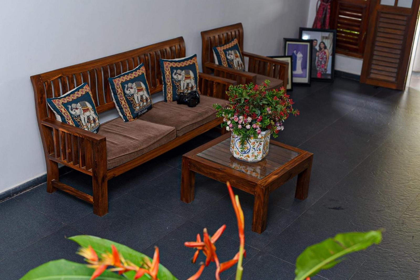 4Ty Two Homestay Galle Eksteriør bilde