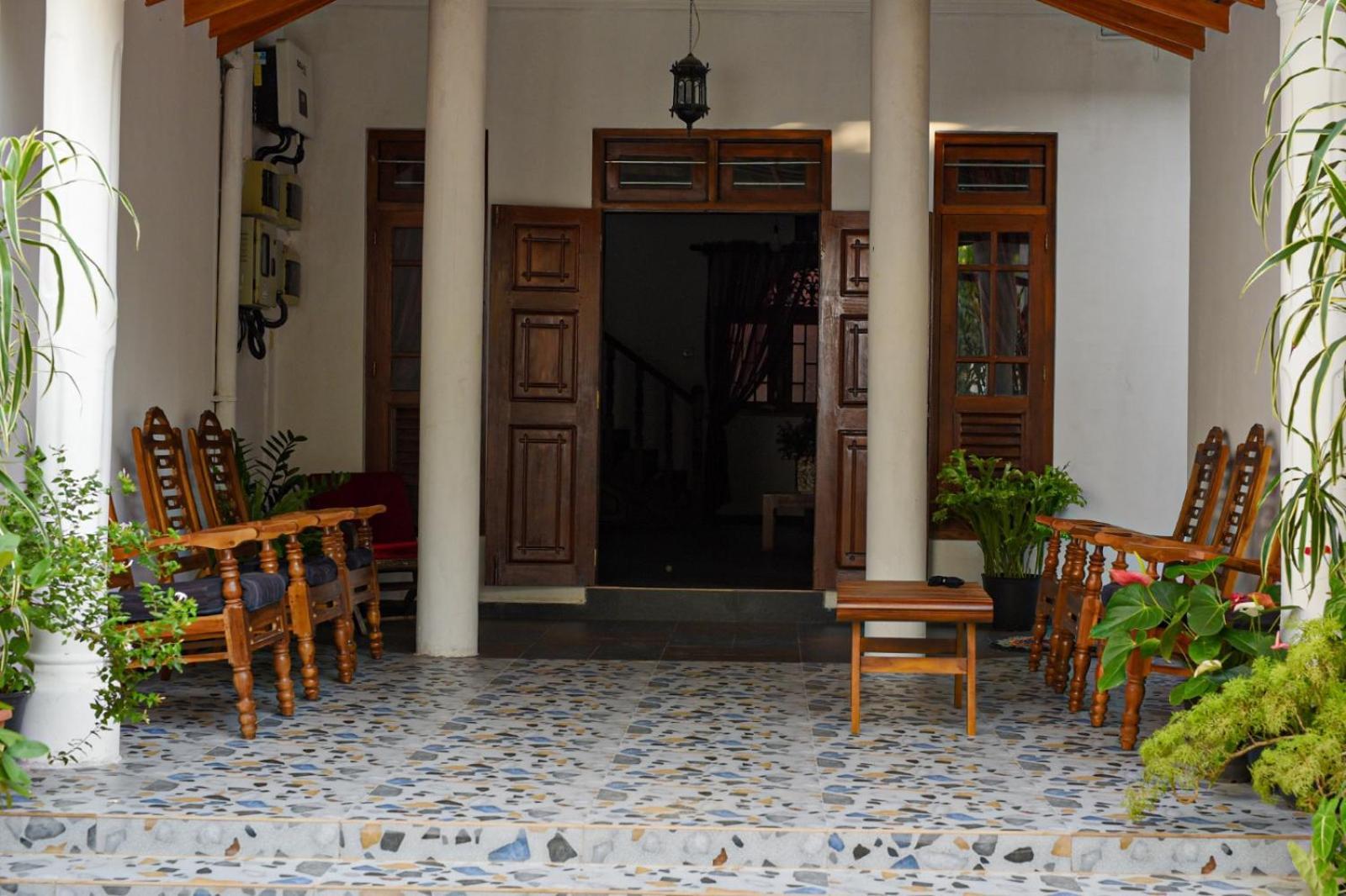 4Ty Two Homestay Galle Eksteriør bilde
