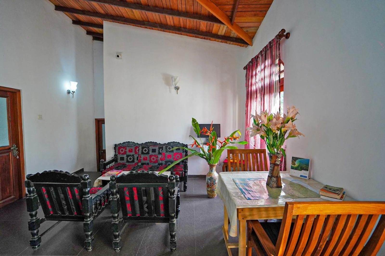 4Ty Two Homestay Galle Eksteriør bilde