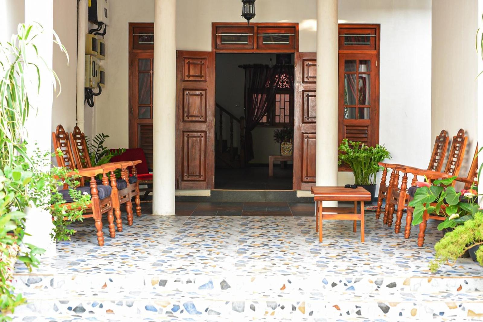 4Ty Two Homestay Galle Eksteriør bilde