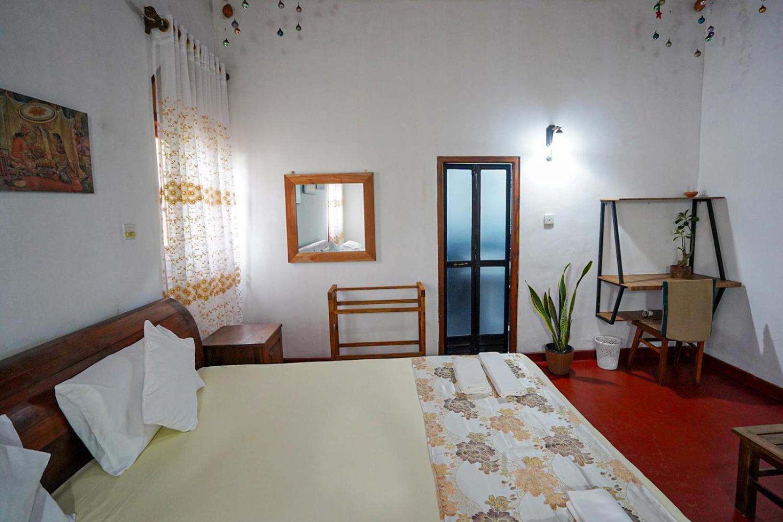 4Ty Two Homestay Galle Eksteriør bilde