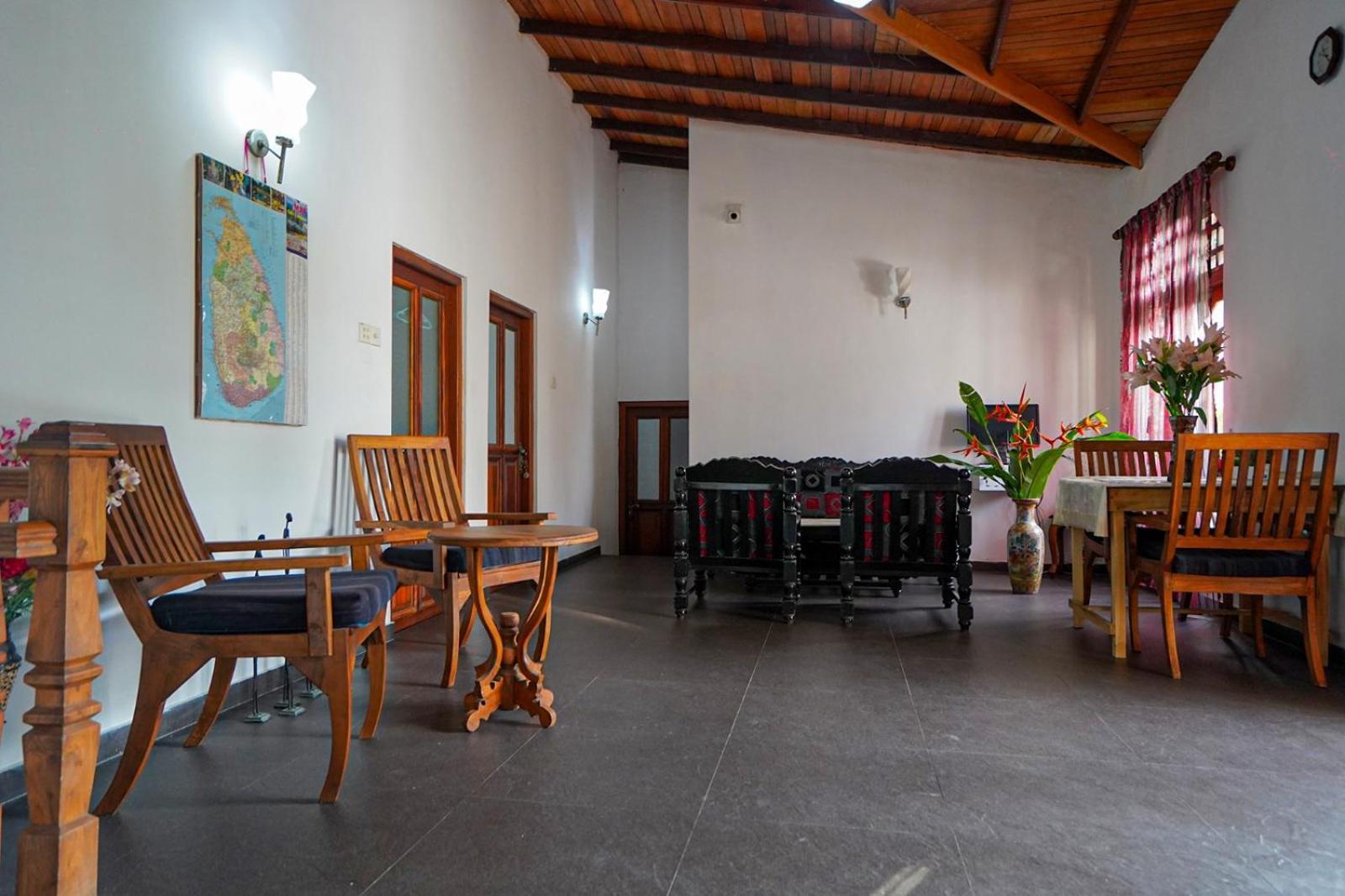 4Ty Two Homestay Galle Eksteriør bilde