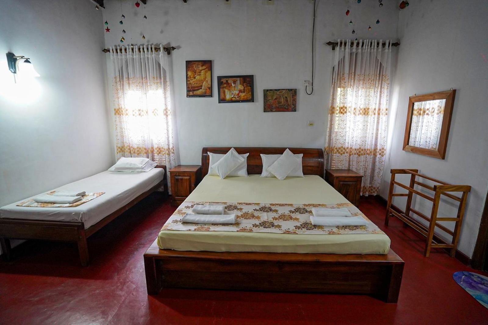 4Ty Two Homestay Galle Eksteriør bilde