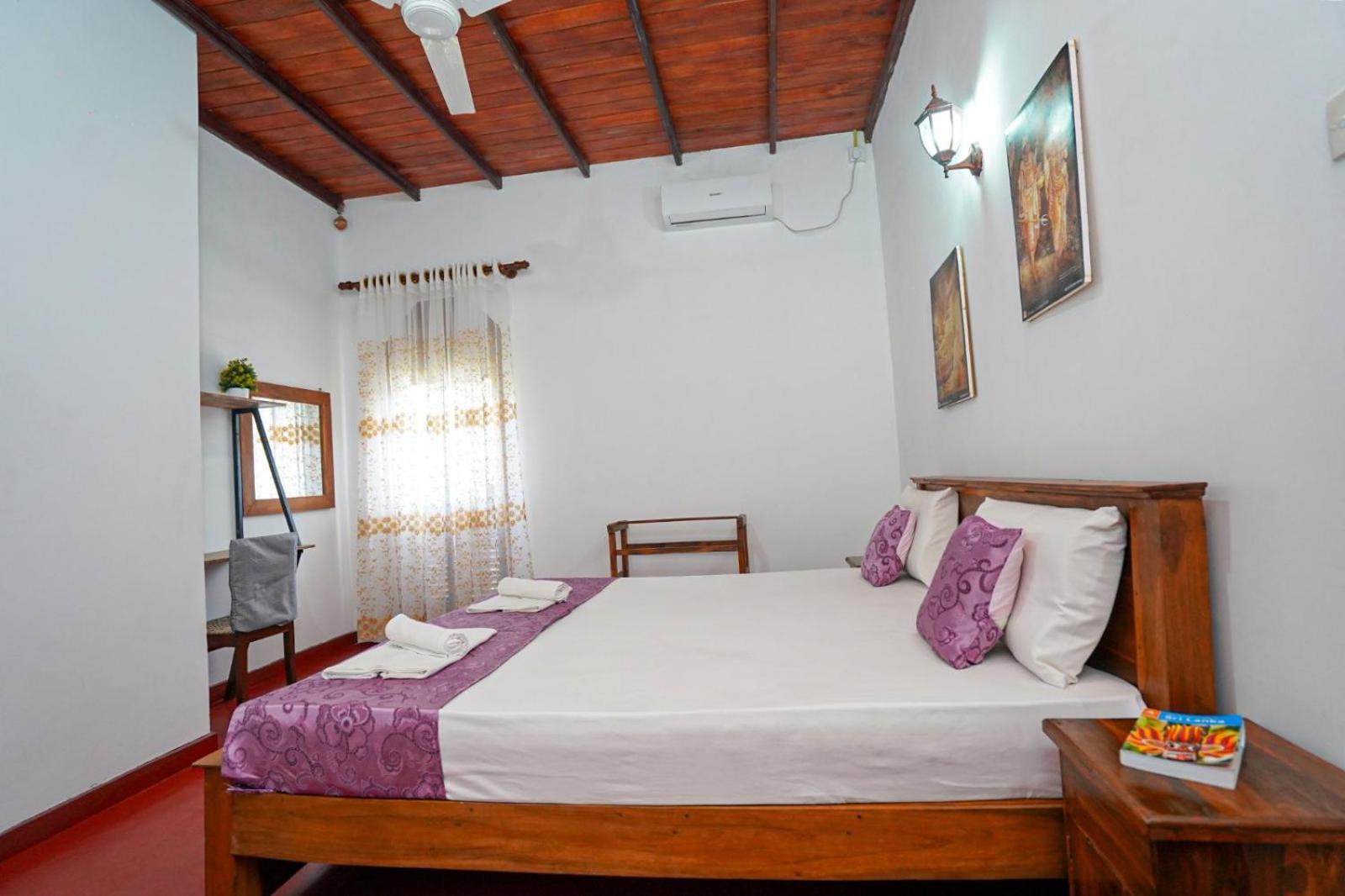 4Ty Two Homestay Galle Eksteriør bilde