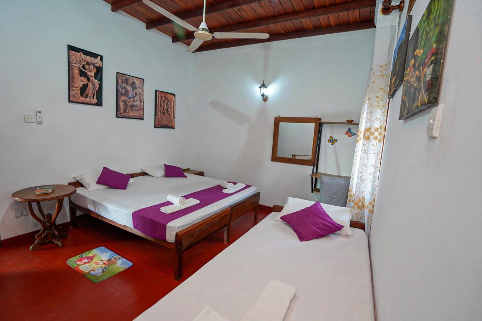 4Ty Two Homestay Galle Eksteriør bilde