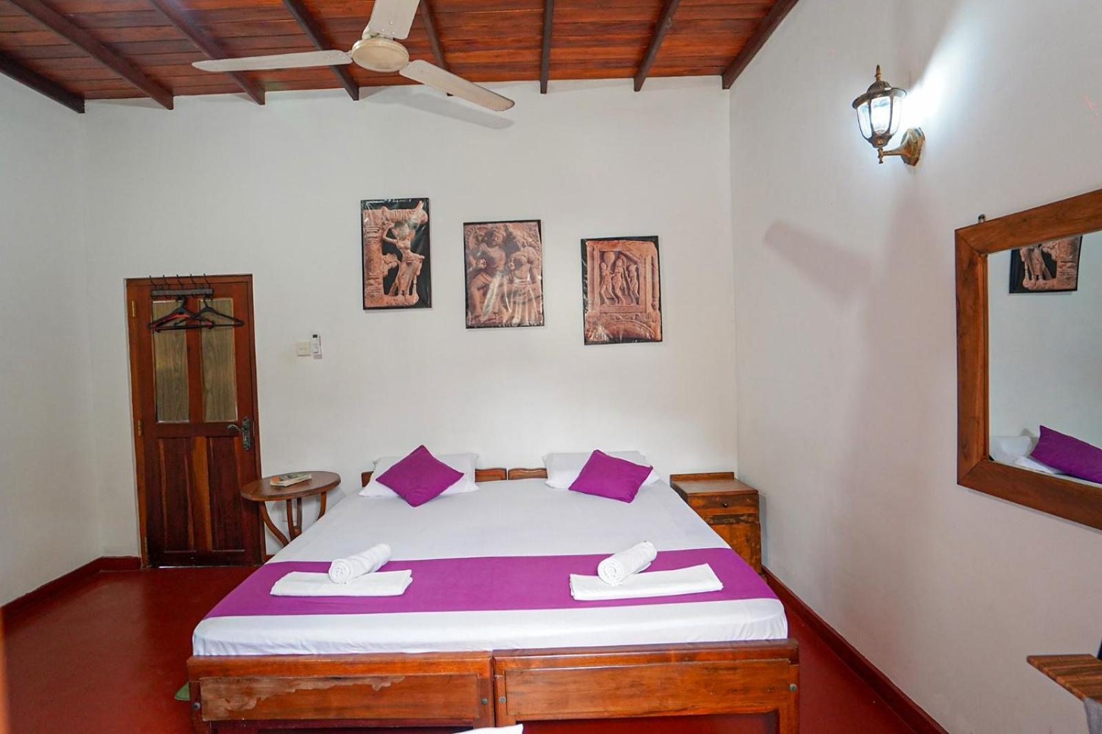 4Ty Two Homestay Galle Eksteriør bilde