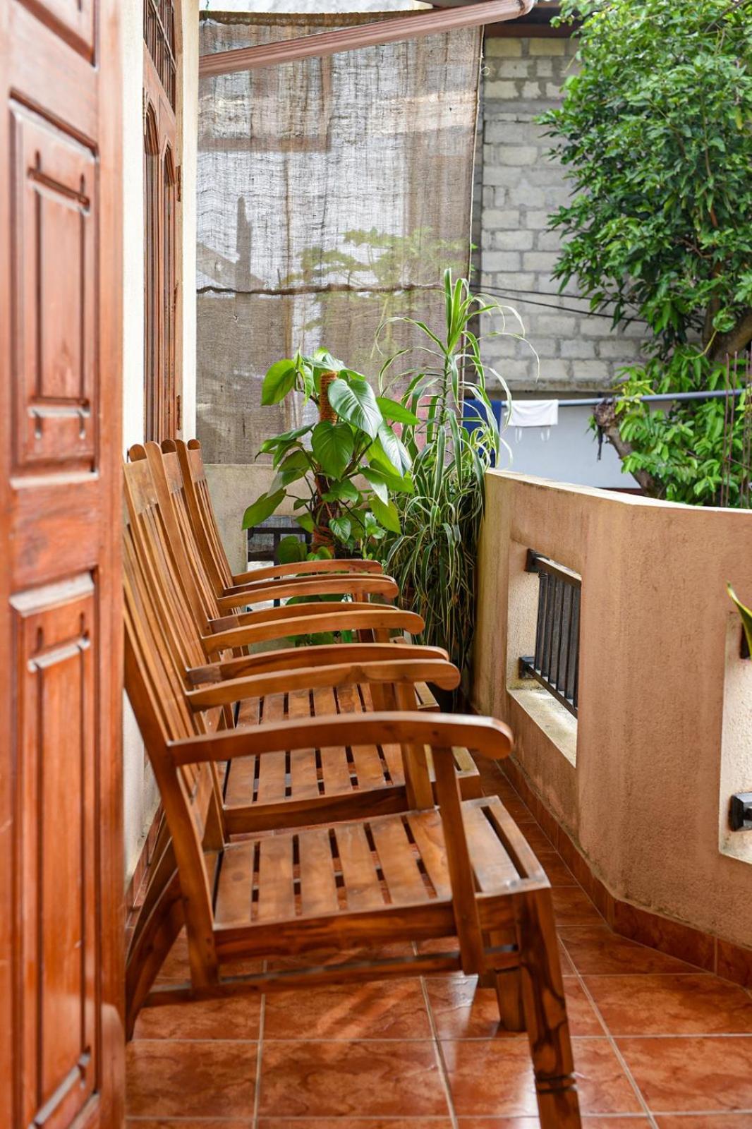 4Ty Two Homestay Galle Eksteriør bilde