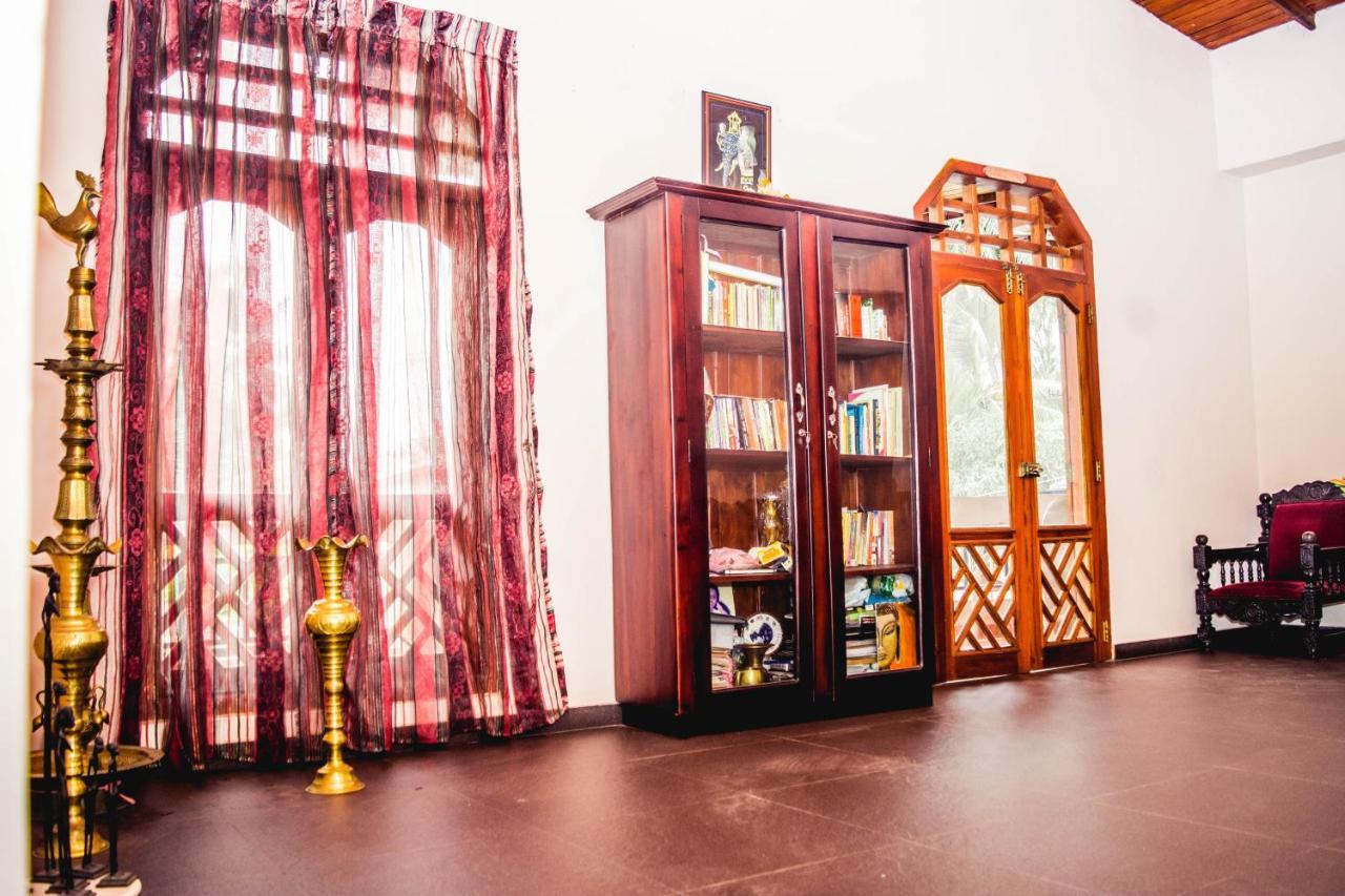 4Ty Two Homestay Galle Eksteriør bilde