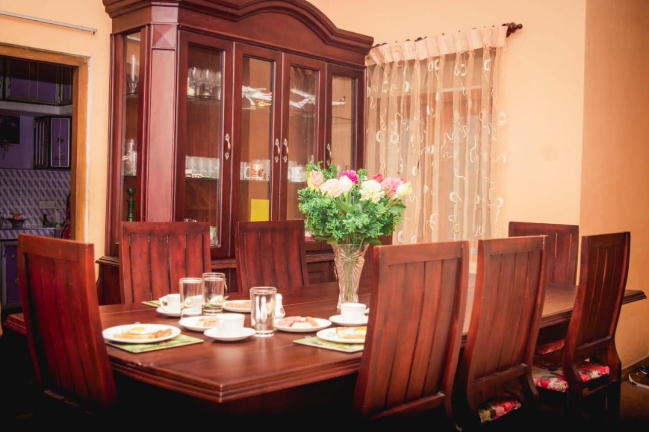 4Ty Two Homestay Galle Eksteriør bilde