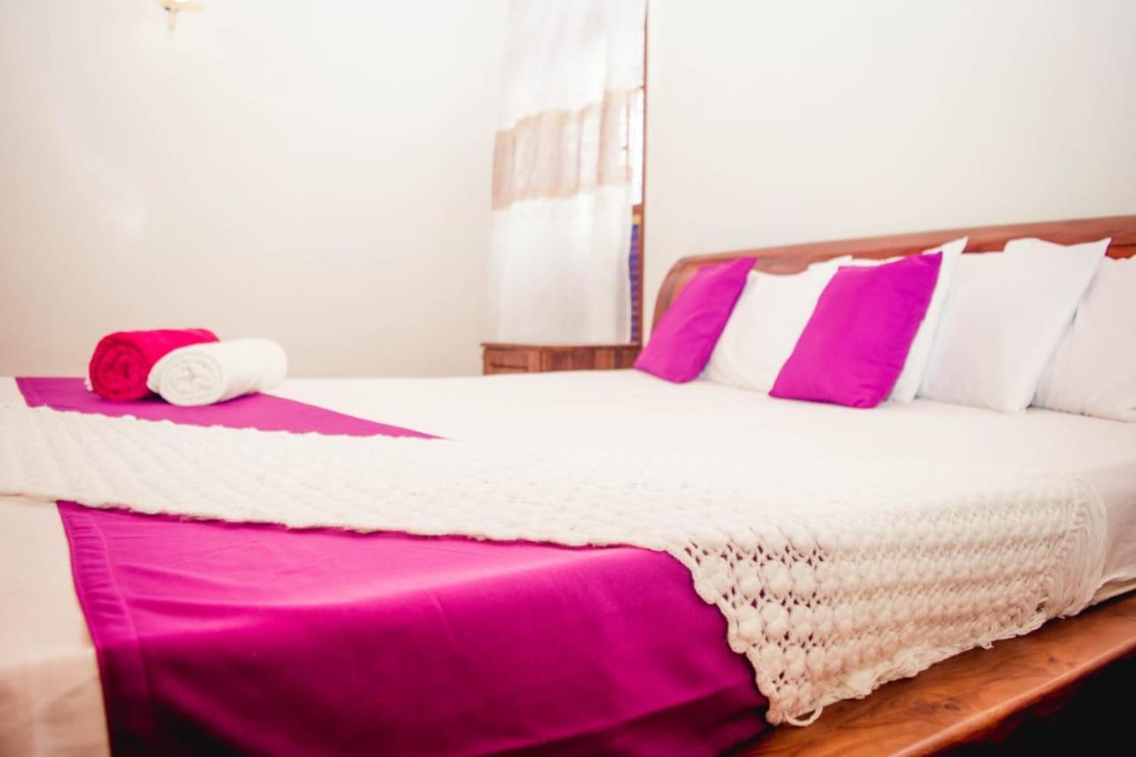 4Ty Two Homestay Galle Eksteriør bilde